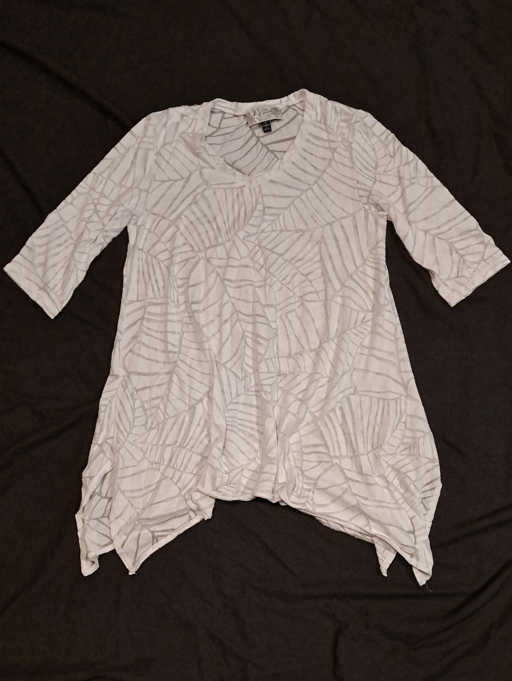 Women’s White Abstract-Print Tunic Top